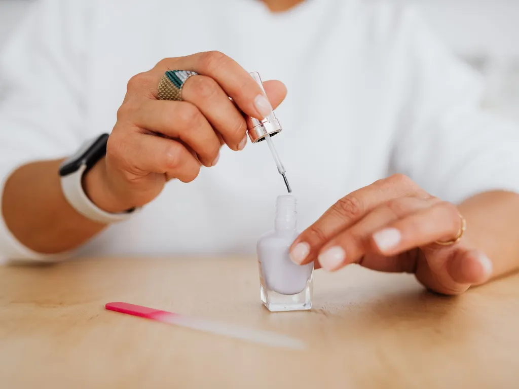 routine-de-soins-des-ongles